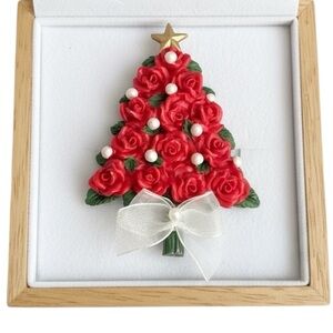 Vintage Avon Christmas Tree Brooch Red Roses, Faux‎ Pearls & Bow Holiday (2001)
